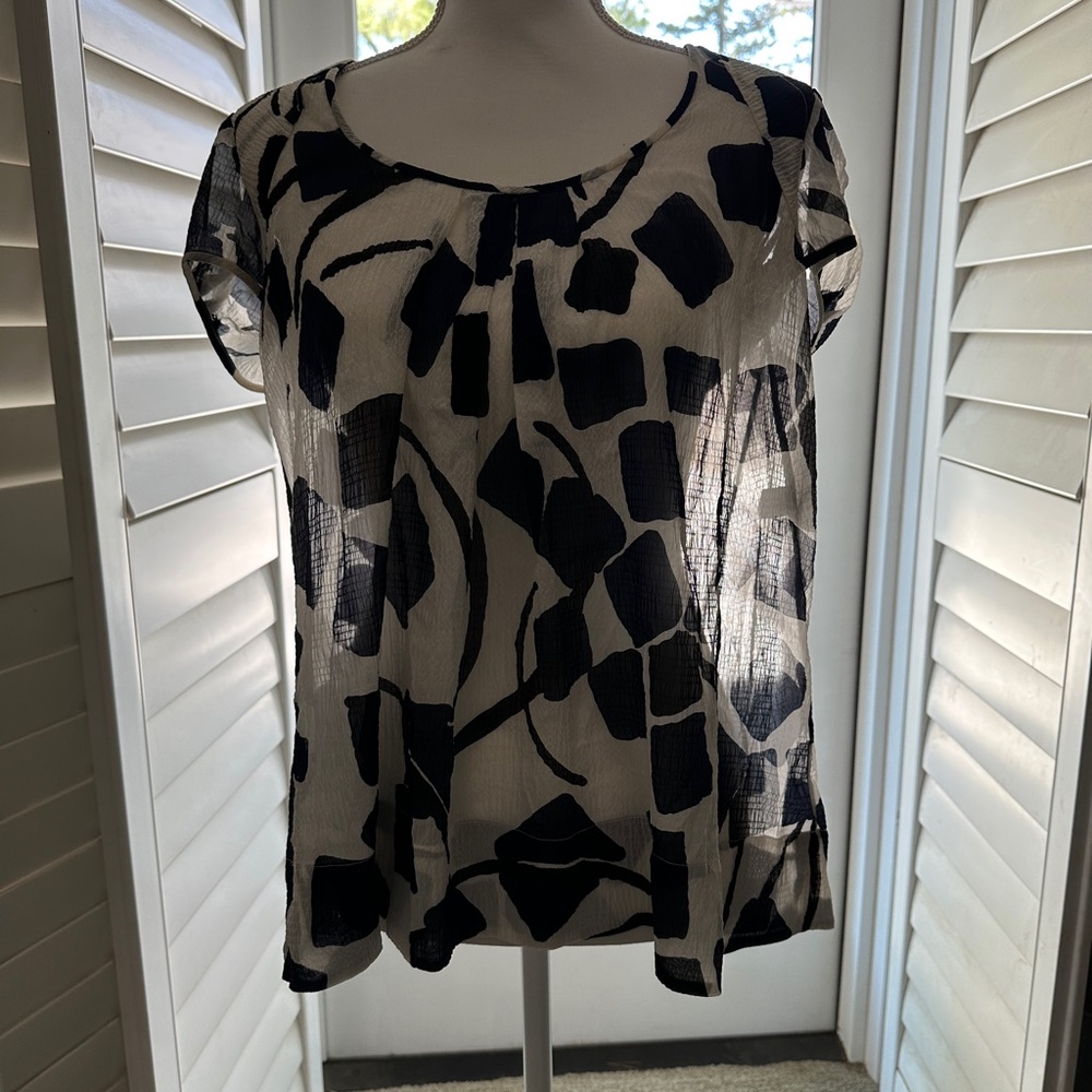 Diane Von Furstenberg Flowy White and Navy Graphic Blouse